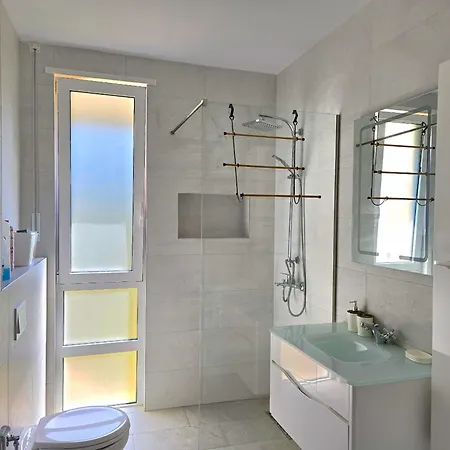 Lalzit Bay Hideaway 299 * Plazhi San Pietro