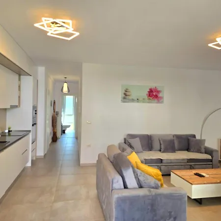 Lalzit Bay Hideaway 299 Lägenhet Plazhi San Pietro