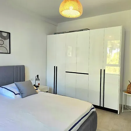 Lalzit Bay Hideaway 299 Lägenhet Plazhi San Pietro