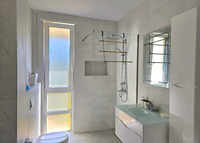 Lalzit Bay Hideaway 299 * Plazhi San Pietro