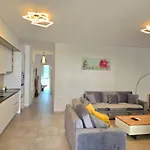Lalzit Bay Hideaway 299 Apartment Plazhi San Pietro