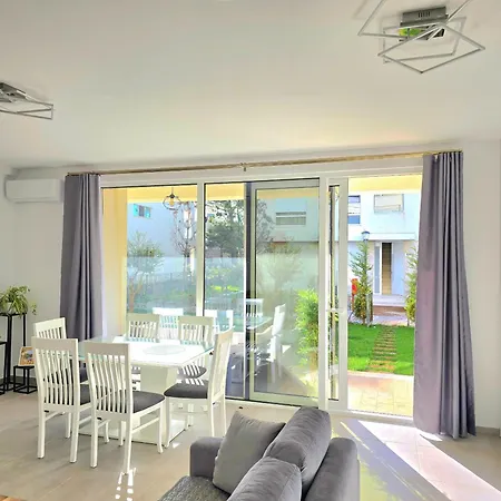 Lalzit Bay Hideaway 299 *