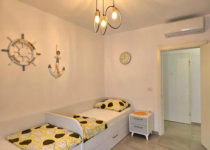 Lalzit Bay Hideaway 299 * Plazhi San Pietro