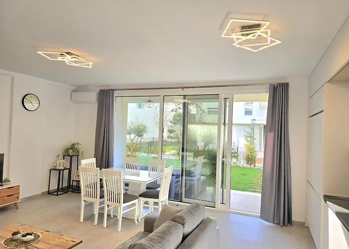 Lalzit Bay Hideaway 299 公寓 *